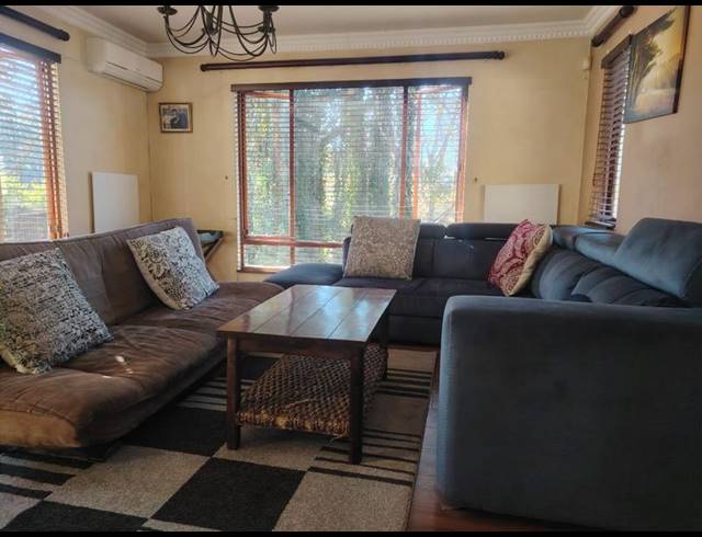3 BEDROOM HOUSE FOR SALE IN FOREST HILLS